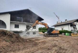 Abbrucharbeiten, Laas