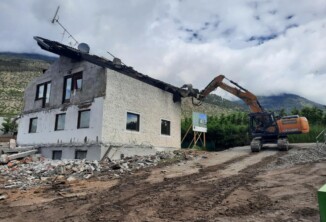 Abbrucharbeiten, Laas