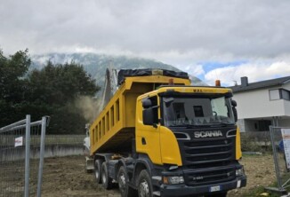 Aushubarbeiten und Transporte, Latsch